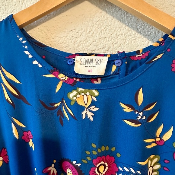 Sienna Sky Romper -Size  XS - Picture 4 of 4